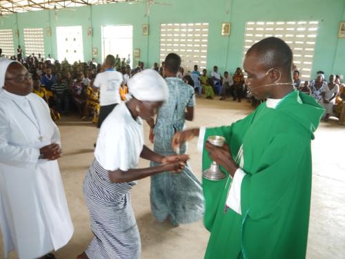 26Communion-20